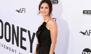 Кортни Кокс на 55 г. показа тяло на момиченце (ВИДЕО)