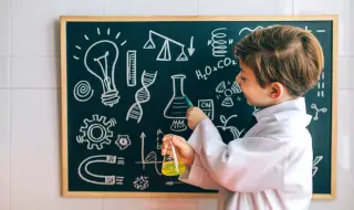 2-годишно момче погълна вещество от детски комплект "Млад химик", хранопроводът му изгоря