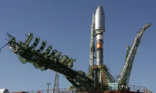 Русия изстреля три ирански сателита в околоземна орбита