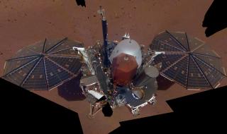 Марсоходът InSight се удари с лопата, за да се поправи