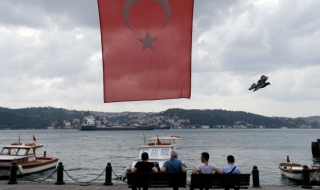 Турските власти отвориха отново Босфора