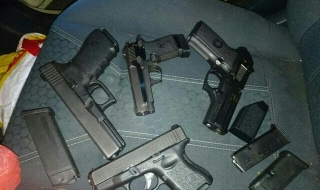 Задържаха Гробаря и Телото в момента на сделка с 3 кг канабис