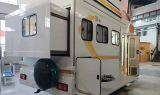 Двуетажен кемпер с тераса