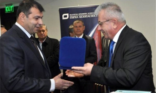 Престижна награда за пътен полицай