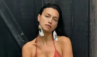 Бившата на Роналдо разпали страстите с нова гола фотосесия