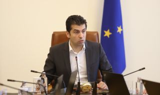 Петков отлага ходенето в Азербайджан заради гласуването на актуализацията на бюджета