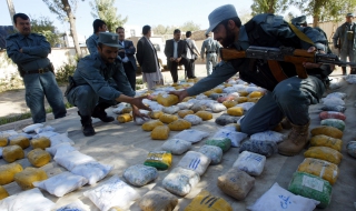 133% скочил добивът на опиум в Афганистан