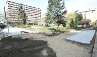 След като години бе изоставена от общината: Започва реновиране на градинката пред хотел "Рила"