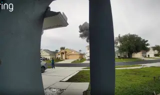 Самолет Cessna се разби в задния двор на къща край Тампа, Флорида, пилотът загина