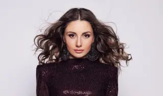 Истинският вокален педагог в „Като две капки вода” не е Михаела Маринова?