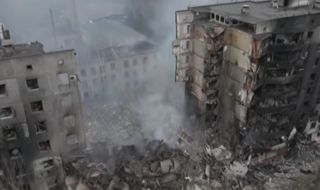 Силно разрушен e украински град (ВИДЕО)