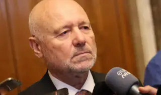 Тагарев: Путин няма полезен ход в момента, защото ако спре войната, веднага ще бъде атакуван вътрешно и то сериозно