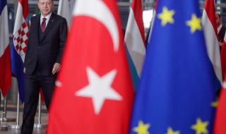 Макрон и Меркел преговарят с Ердоган в Турция