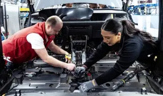 Германската автомобилна индустрия преживява рекордни загуби на работни места