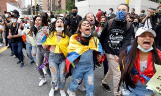 Призив за мир след смъртоносните протести в Колумбия