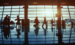 200 българи бяха блокирани на гръцко летище часове наред