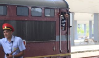 Бързият влак София-Бургас е престоял да гара Дъбово за оказване на медицинска помощ на дете