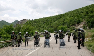 Косовски сърби и военни на НАТО на нож