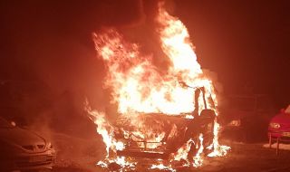 Три коли горяха в Перник