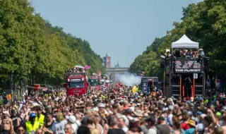 Berlin: 50 hospitalized after heat and drugs at techno parade