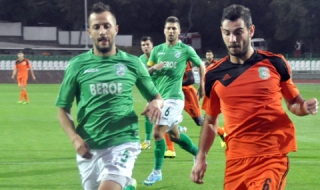 Лацио следи Симеон Славчев