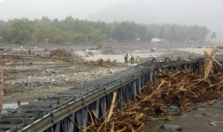 Мощна буря взе жертви в Япония