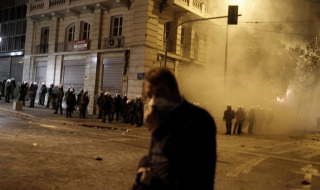 Отново протести в Атина след самоубийство на пенсионер