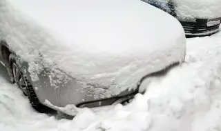 Глупави, но често срещани грешки, когато почиствате колата си след обилен снеговалеж