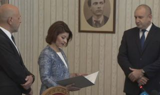 Радев връчи втория мандат на ГЕРБ-СДС, те веднага го върнаха 