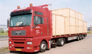 Авточасти и оборудване за камиони задържаха митничари