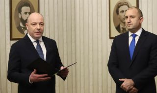Парламентът гласува кабинета "Габровски"