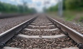 Северна Македония възнамерява да спре изграждането на жп линия до България от коридор 8