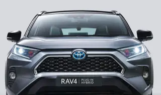 Toyota обвини конкуренти, че продават фалшиви хибриди