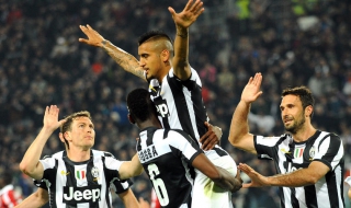 Ювентус разменя Видал за Санчес?