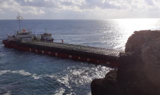 Започва извънреден мониторинг в района на заседналия кораб 