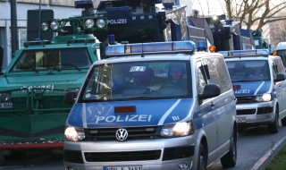 1700 полицаи охраняват протестите в Кьолн
