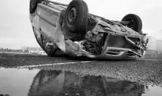 Четирима младежи пострадаха при катастрофа край язовир "Огоста"