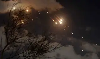 Иран изстреля нов залп от ракети към централен Израел. Трима убити в Бейрут при израелска атака с дрон срещу автомобили