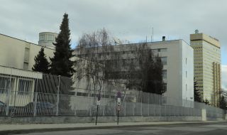 Руското посолство: Отношенията ни са подложени на изпитание