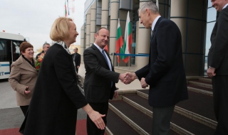Новият посланик на САЩ Ерик Рубин пристигна в София