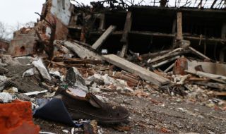 Десет души са загинали при удари в Днепър