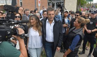 Изборен трилър! Министърът на икономиката Серхио Маса изненадващо води на вота в Аржентина