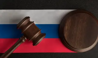 Руският съд удължи задържането на руско-американската журналистка