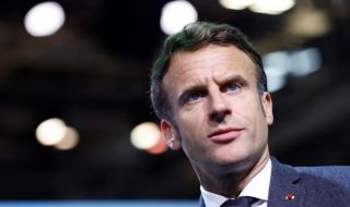 Макрон поема на едноседмична обиколка в Азия