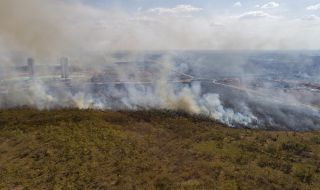 В бразилска Амазония бушуват опустошителни пожари