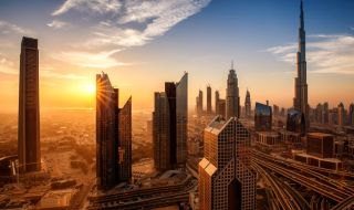 Небостъргач, извисяващ се на 2 км в небето издига Cayдитcĸa Apaбия