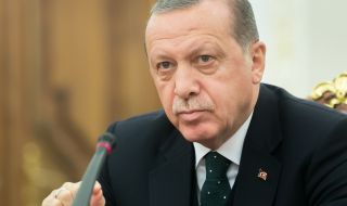 Ердоган води Турция към пропастта