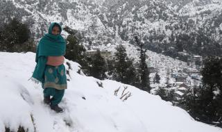 Необичаен студ взе много жертви в Индия