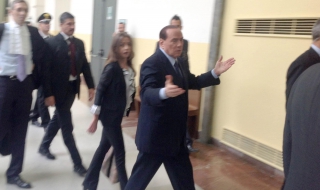 Берлускони отрече за секса с непълнолетната Руби