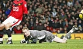 Фен удари футболист в Англия (видео)